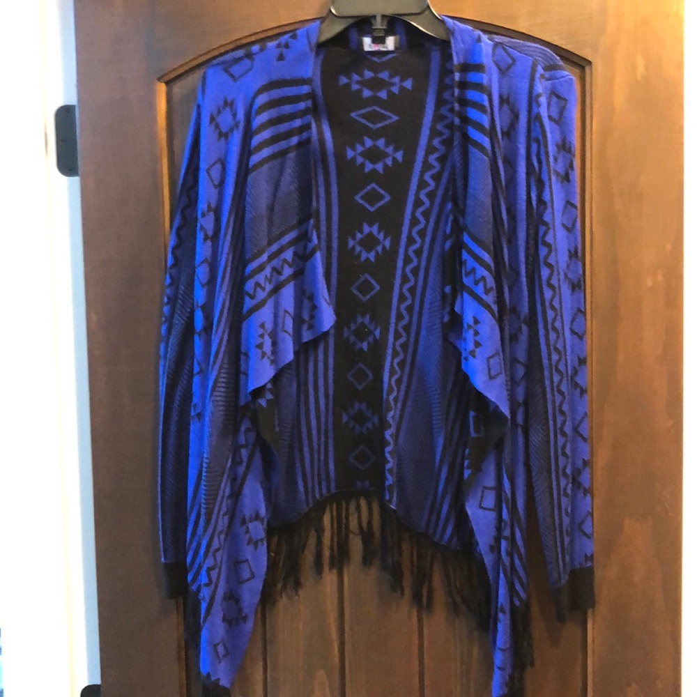 black and blue sweater cardigan 💙🖤